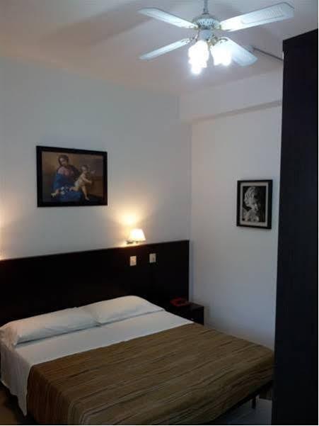 Hotel Ancore سينِغاليا المظهر الخارجي الصورة